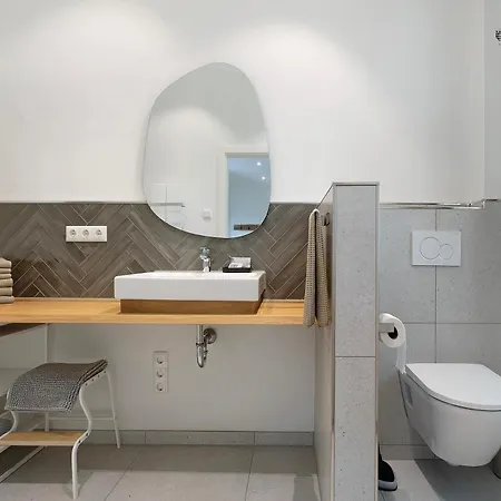 Eichengefluester Waldhuette Wagenfeld