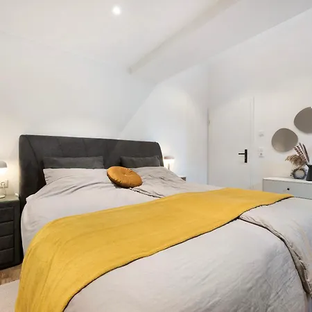 Eichengefluester Waldhuette Apartament *