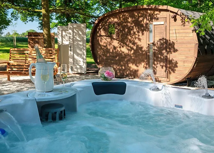 Eichengefluester Waldhuette Wagenfeld